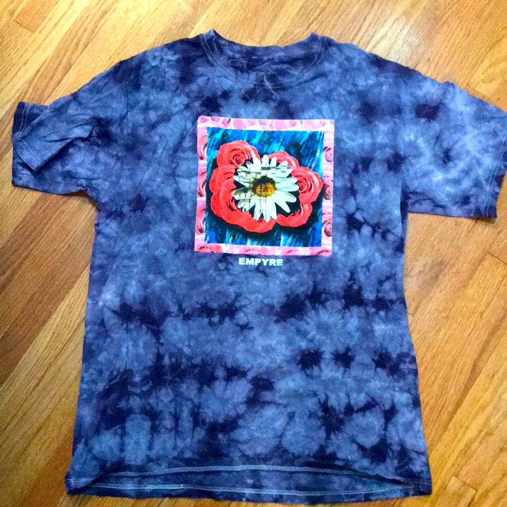 Empyre Mens tie dyed purple t shirt. Size medium